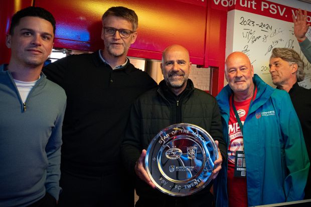 Technische staf wint Star of the Match schaal 